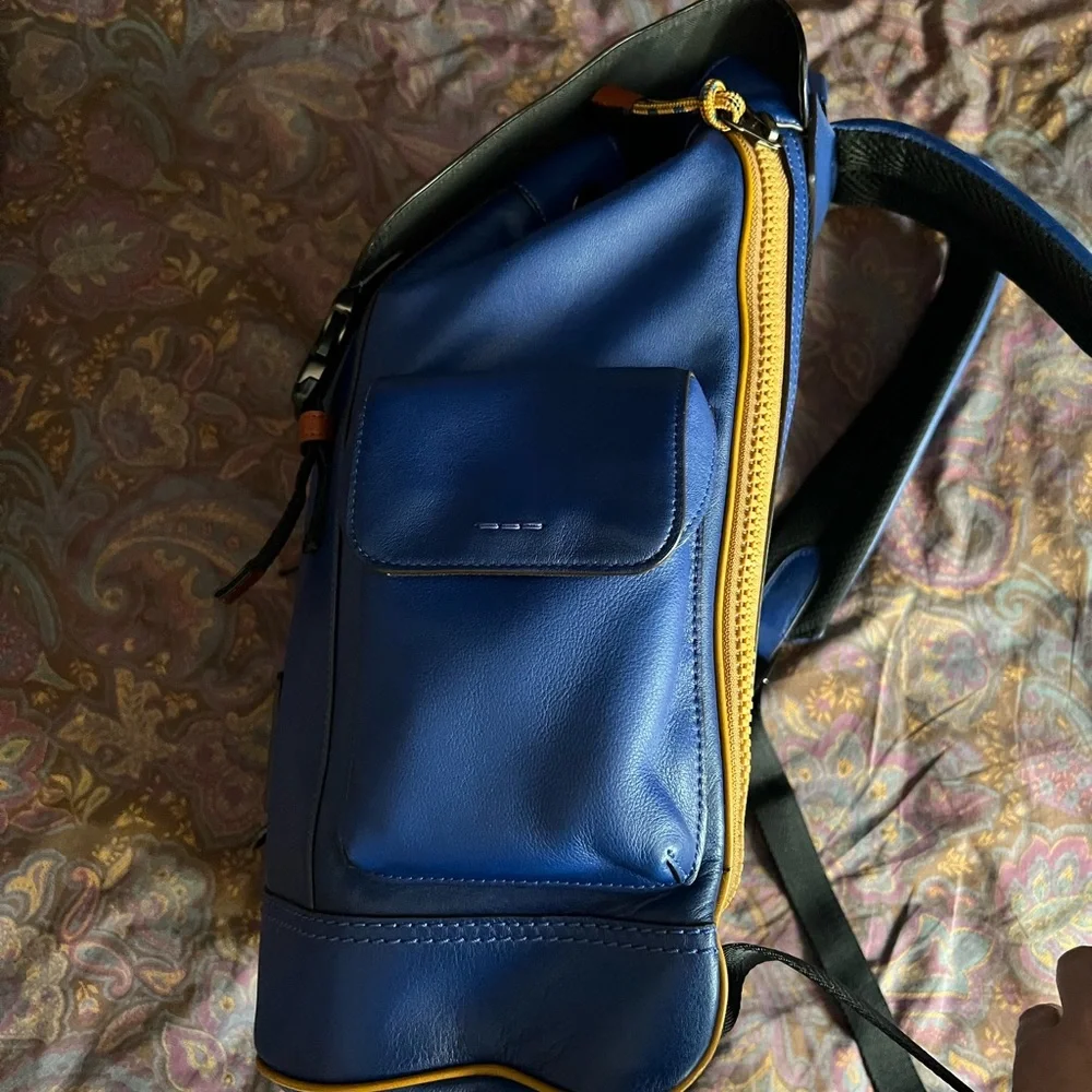 Coach Rivington Backpack - Picture 5 of 10